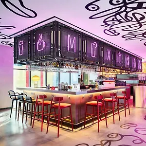 Moxy Myeongdong Отель
