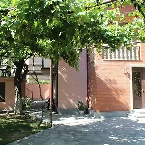 https://emis-hotel.alltbilisihotels.com