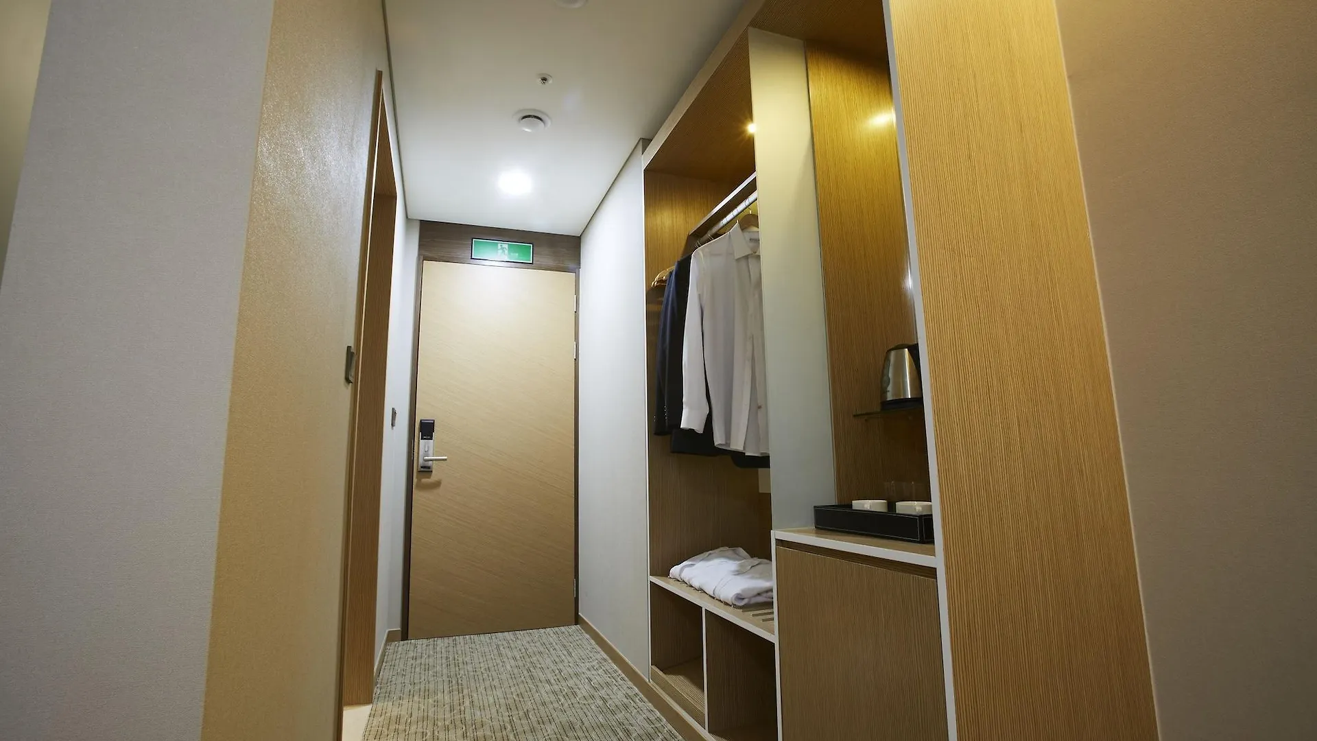 ザ レセンツ 東大門 ホテル ソウル特別市 4*,